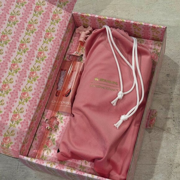 Stanley loveshackfancy 40oz special box - Picture 4 of 8